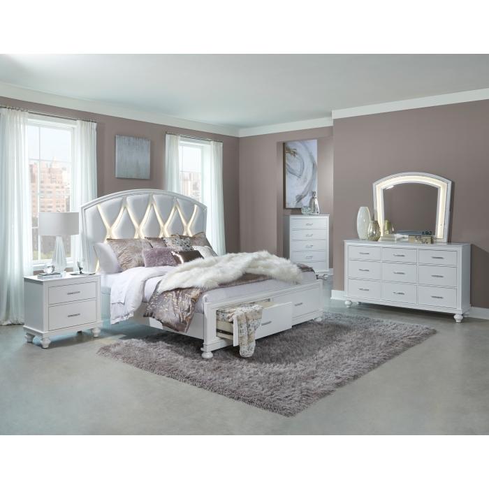 Aria Dresser